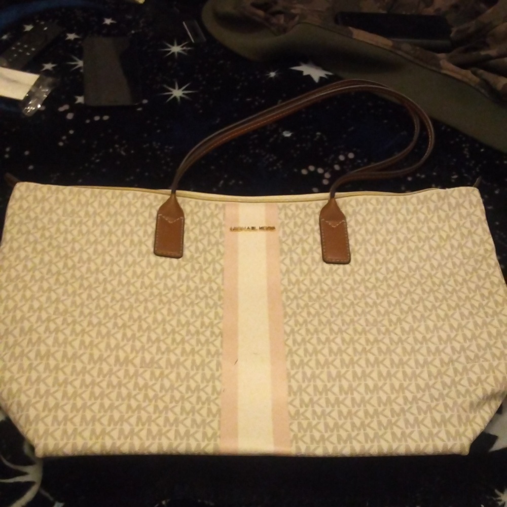 Michael kors tote